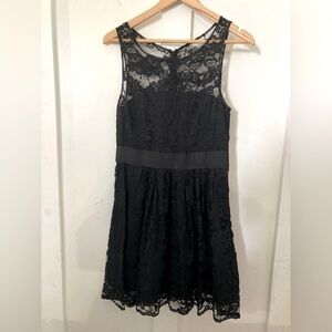 Bb Dakota black lace knee length dress size 6 sleeveless lined skirt zipper